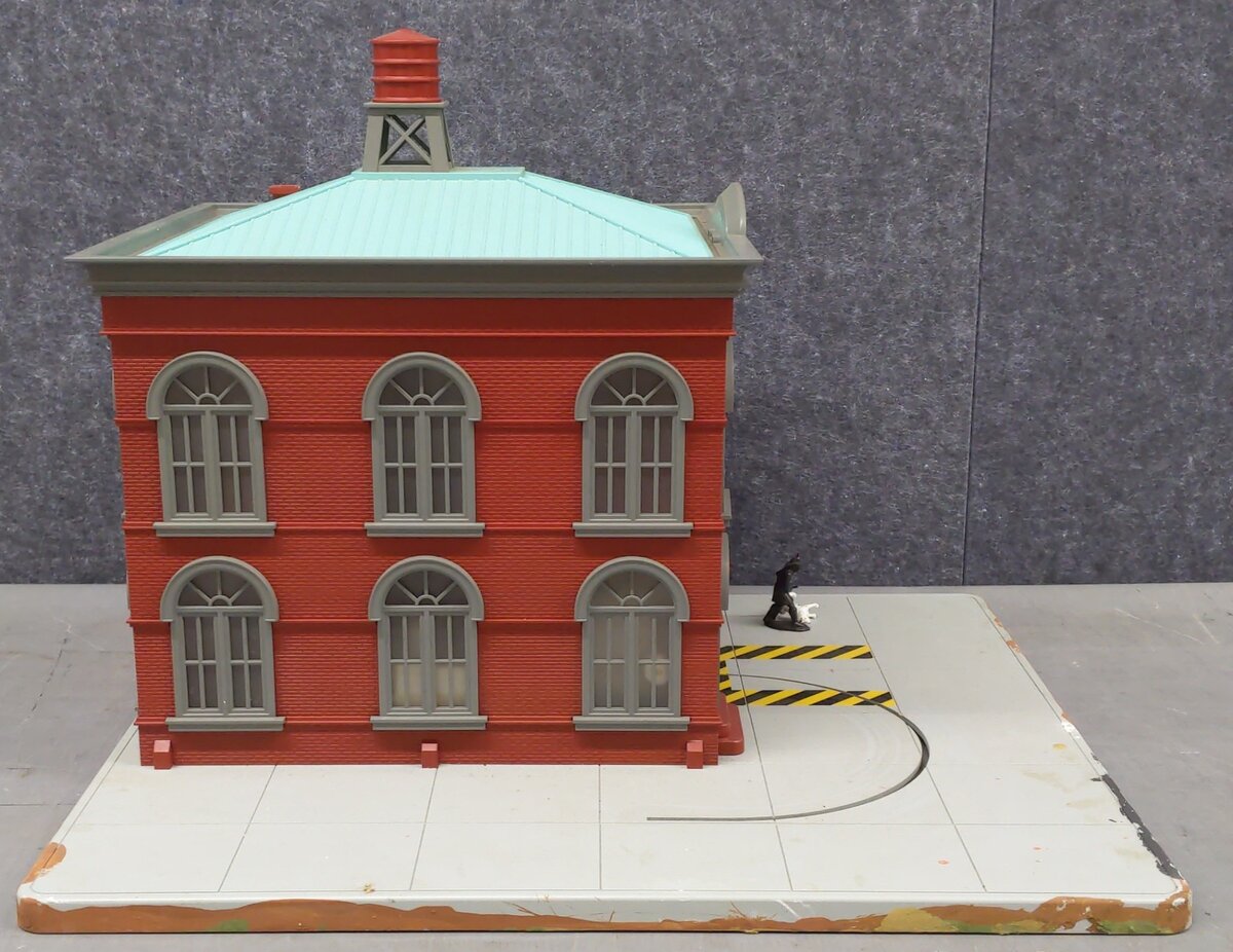 MTH 30-9102 O Gauge Operating Firehouse VG