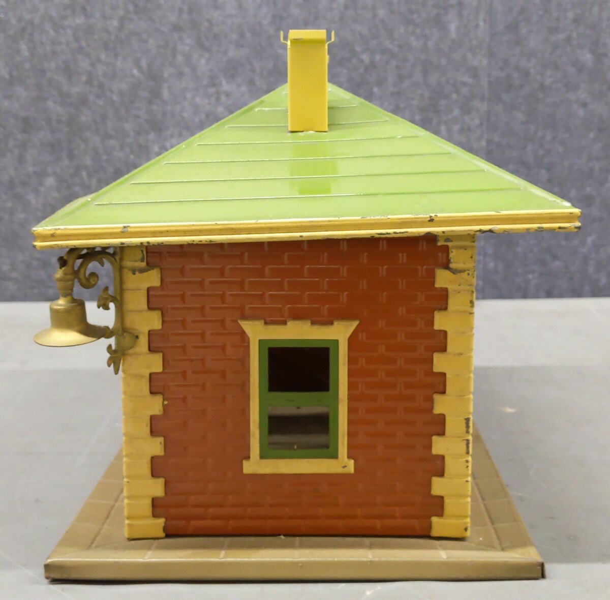 Lionel 124 Vintage Standard Gauge Lionel City Tinplate Station w/ Lights