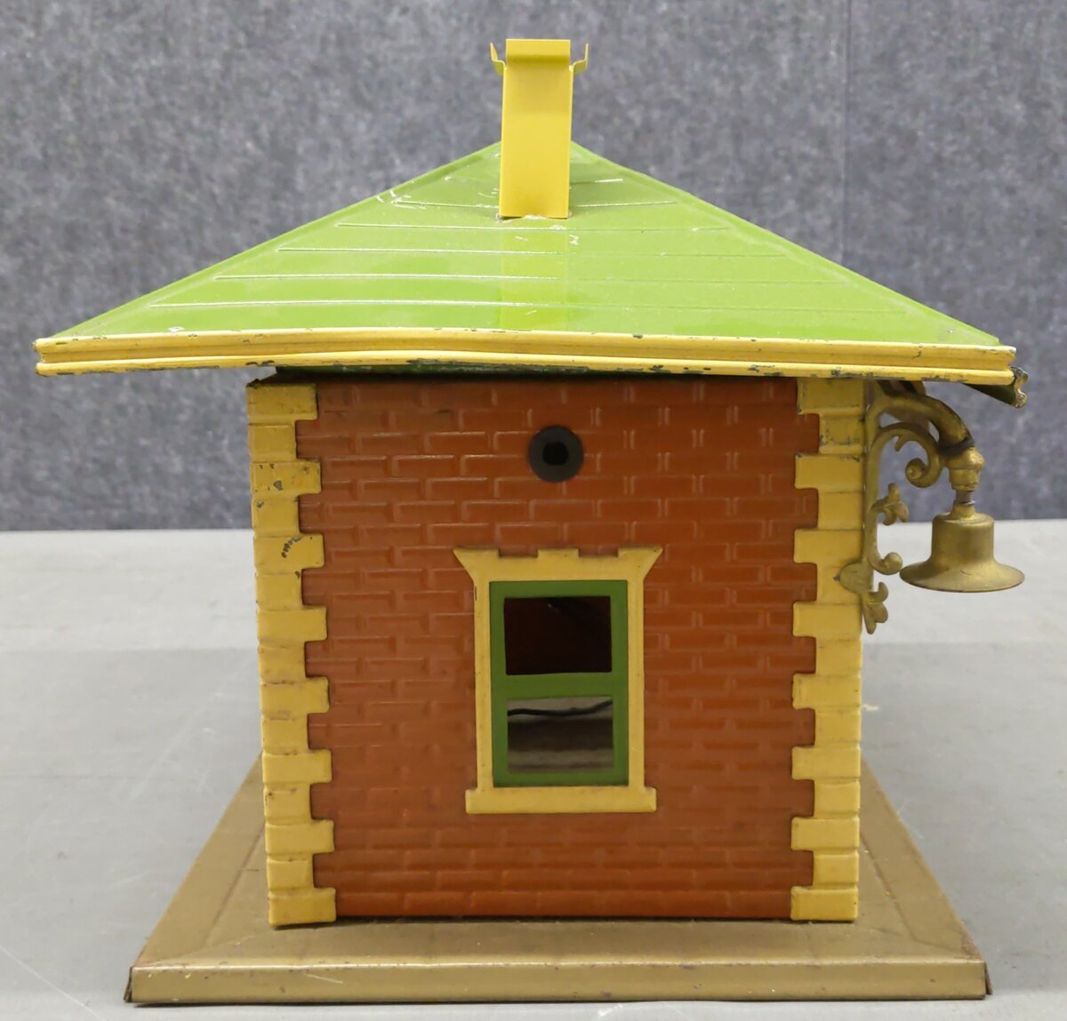 Lionel 124 Vintage Standard Gauge Lionel City Tinplate Station w/ Lights