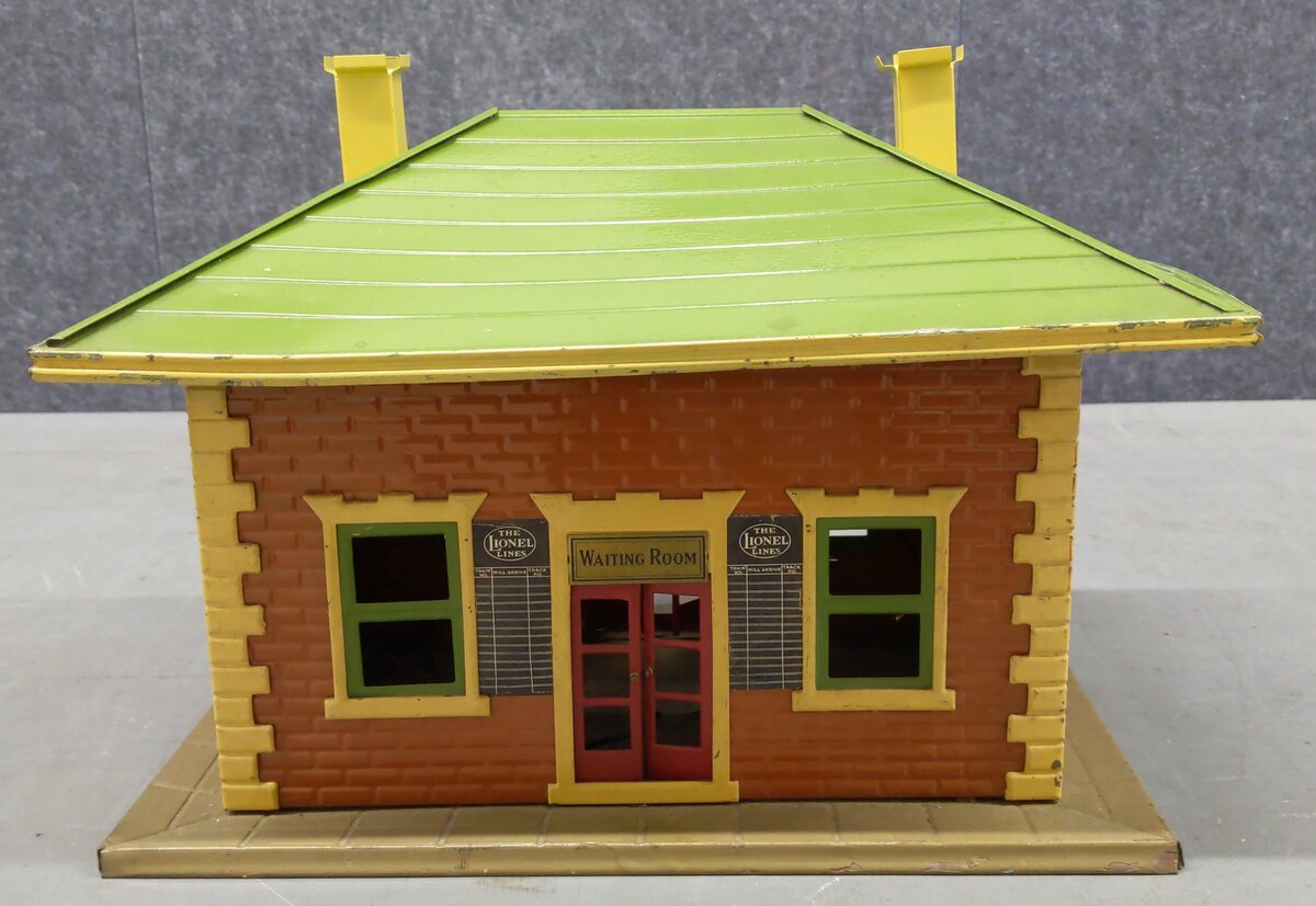 Lionel 124 Vintage Standard Gauge Lionel City Tinplate Station w/ Lights