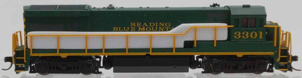 Atlas 40005928 N Reading & Northern Gold U33B Diesel Locomotive #3301