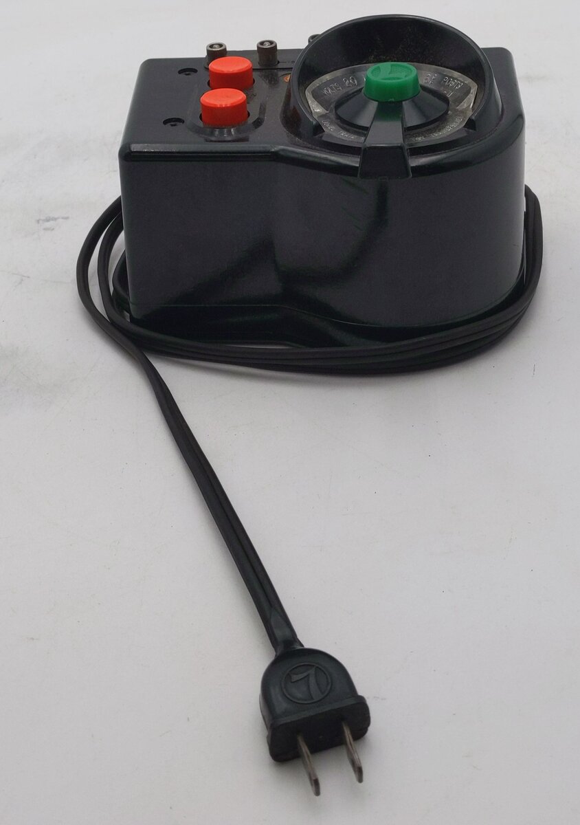 Lionel LW O Vintage Trainmaster 125 Watt Transformer with Whistle EX/Box