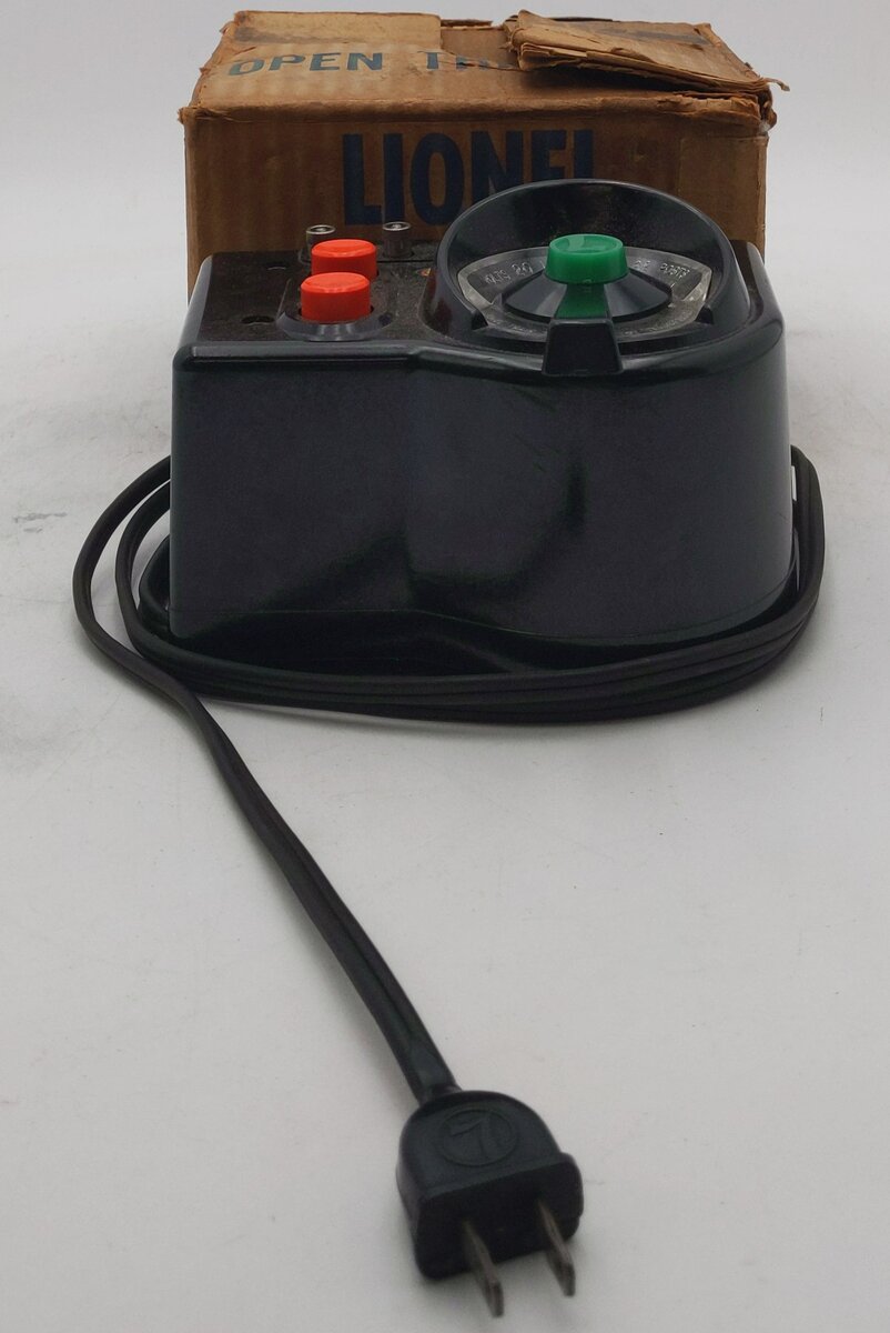 Lionel LW O Vintage Trainmaster 125 Watt Transformer with Whistle EX/Box