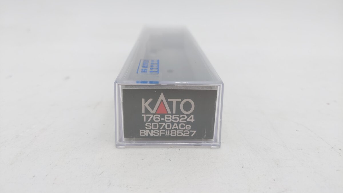 Kato 176-8524 N Burlington Northern Santa Fe EMD SD70ACe Diesel Locomotive #8527 EX/Box