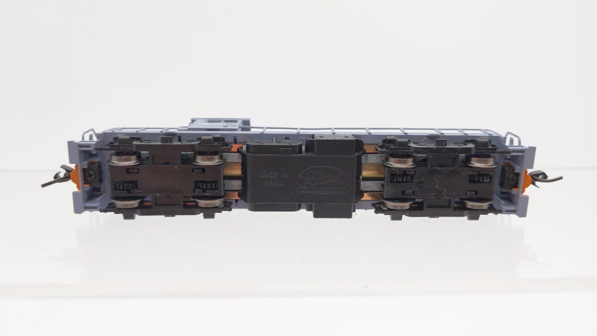 Atlas 40004086 N Long Island Railroad RS-1 Diesel Locomotive #469