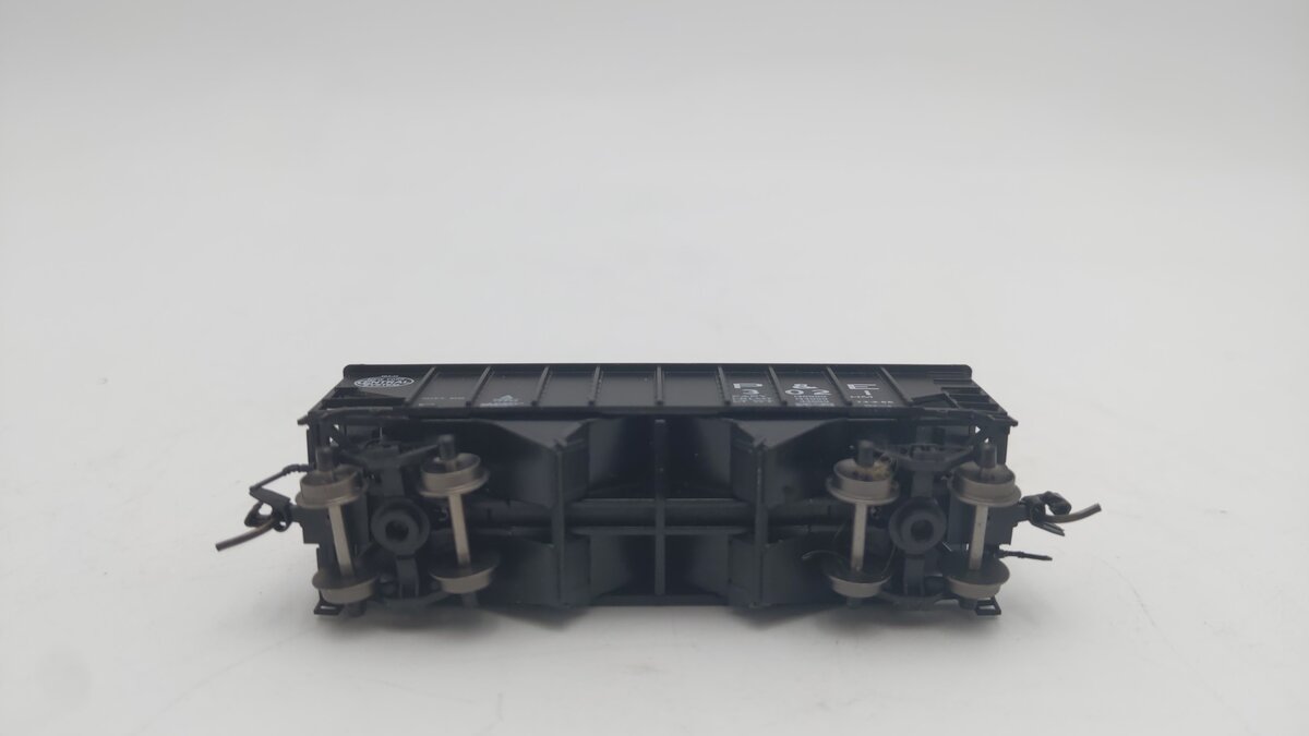 Bluford Shops 65281 N Peoria & Eastern 8-Panel 2-Bay Hopper #3021