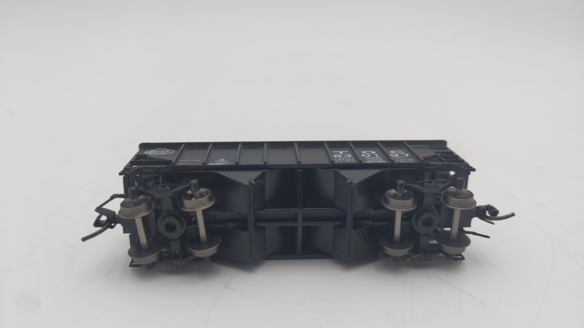 Bluford Shops 65295 N Toledo & Ohio Central 8-Panel 2-Bay Hopper #830197