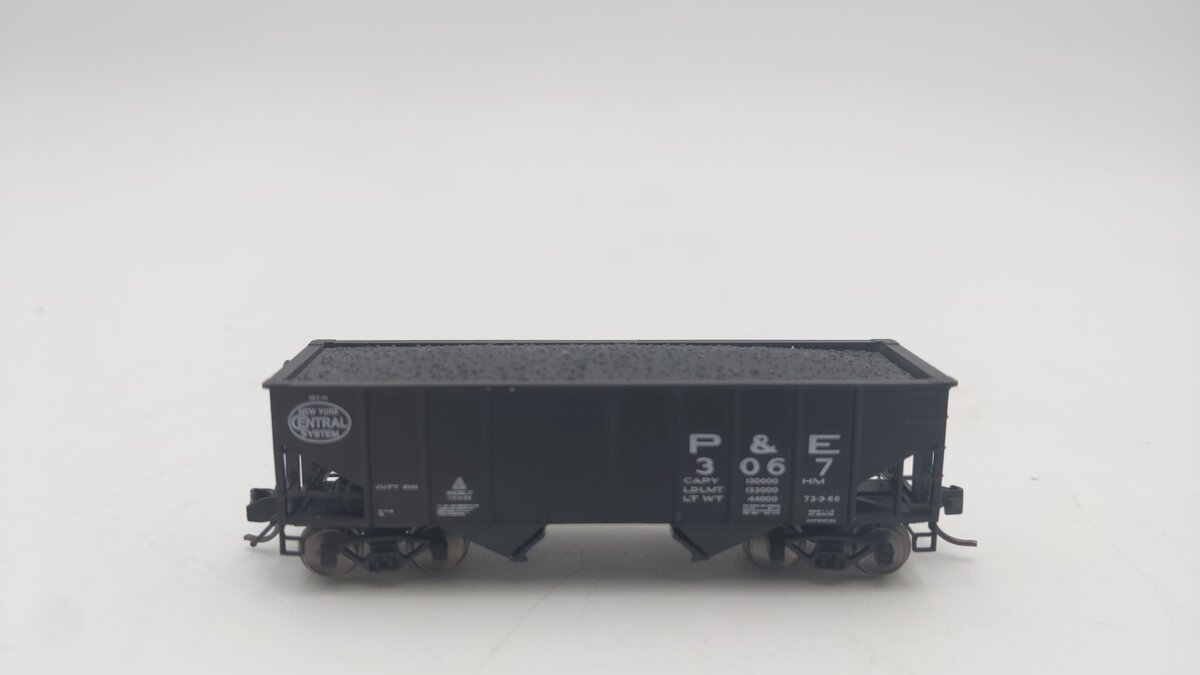 Bluford Shops 65285 N Peoria & Eastern 8-Panel 2-Bay Hopper #3067