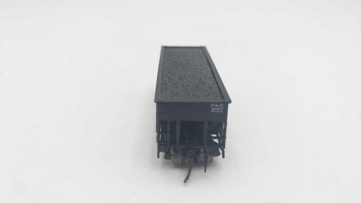Bluford Shops 65285 N Peoria & Eastern 8-Panel 2-Bay Hopper #3067