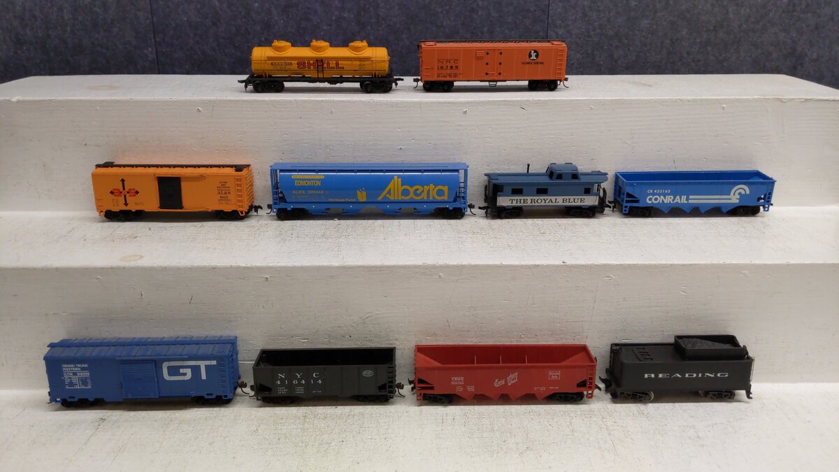 HO Scale Assorted Freight Cars [10] EX