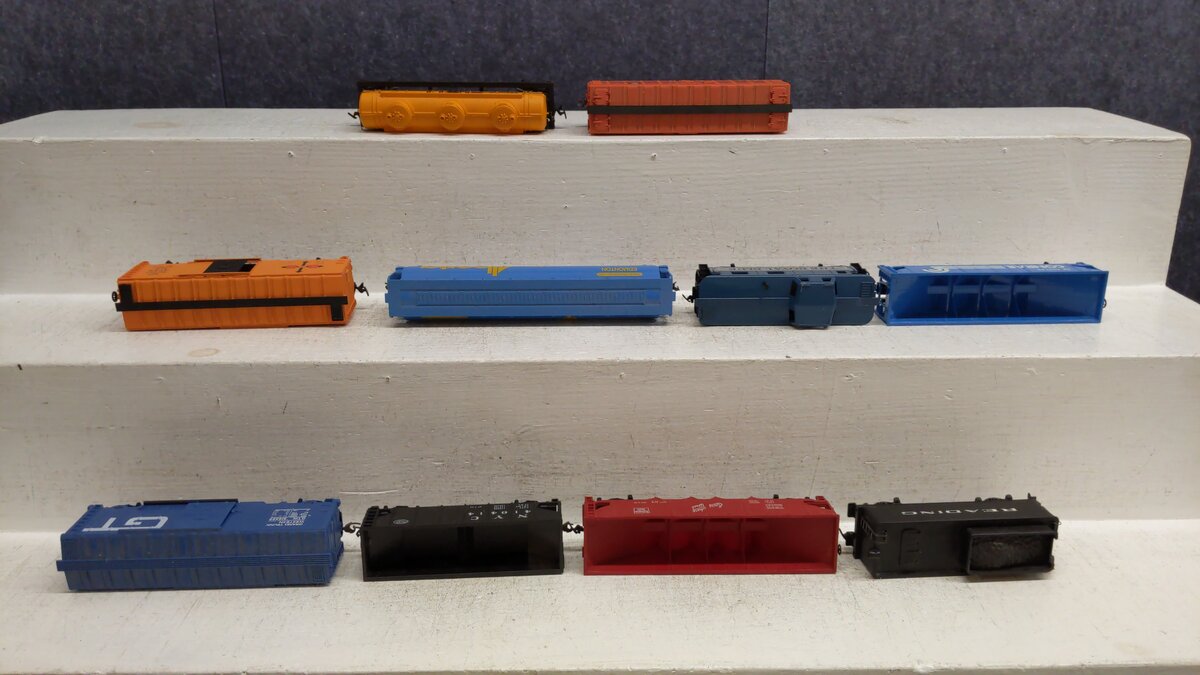 HO Scale Assorted Freight Cars [10] EX