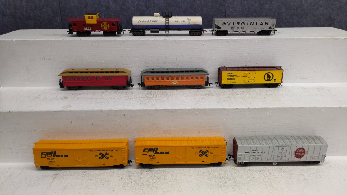 HO Scale Assorted Freight Cars [9] EX