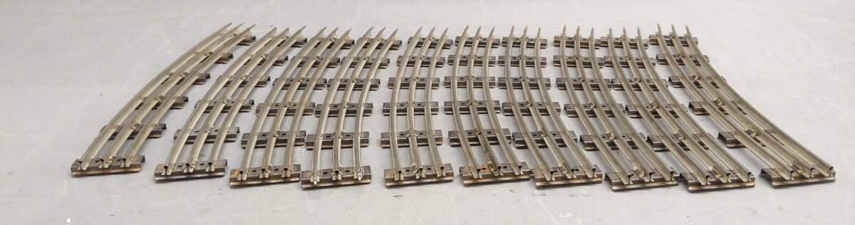 Lionel O Post War Curve 14' Track [10]