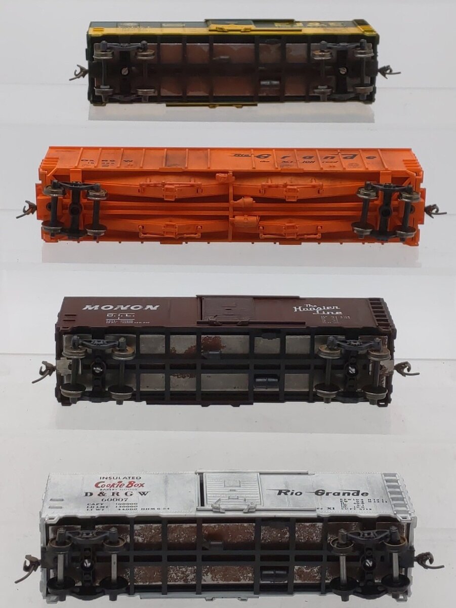 HO Scale Assorted Box Cars [4]