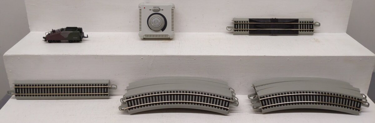 Hawthorne Village 14-01645-002 HO "WWII Armored Express" Tender/Power Pack/Track NEW