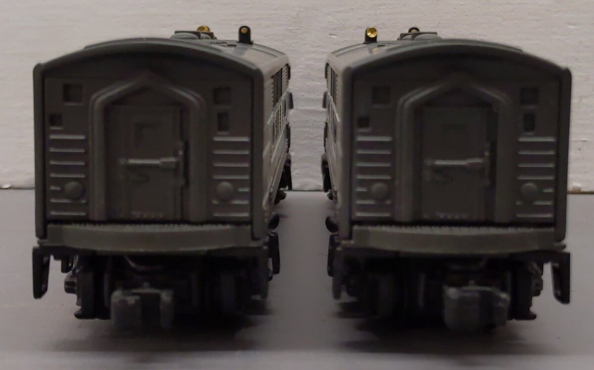 Hallmark 2333 Lionel Miniature NYC F3AA Diesel Set w/Display Case EX
