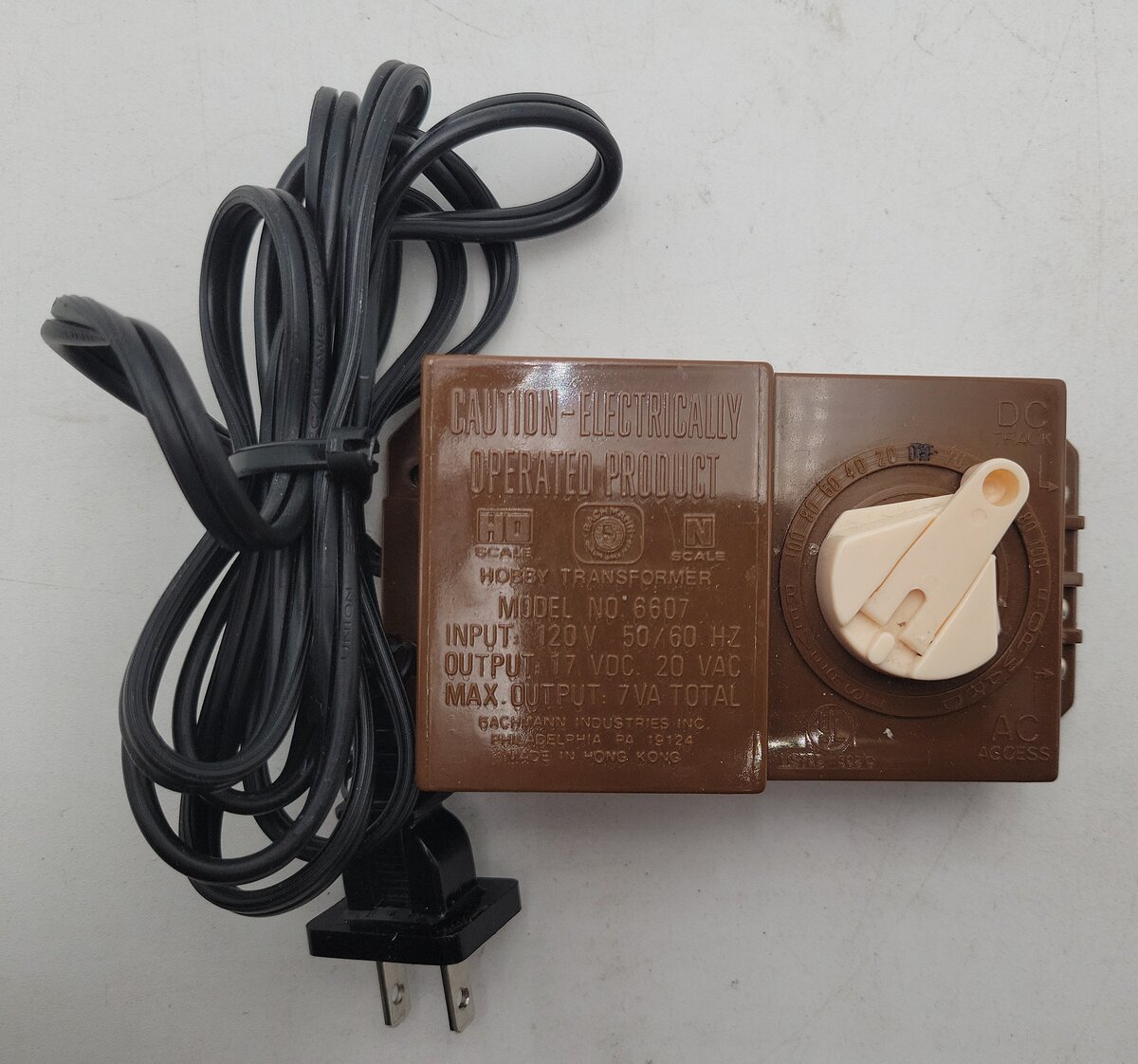 Bachmann 6607 Brown Hobby Transformer Power Supply 120VAC - 17VDC/20VAC @ 7 VA EX