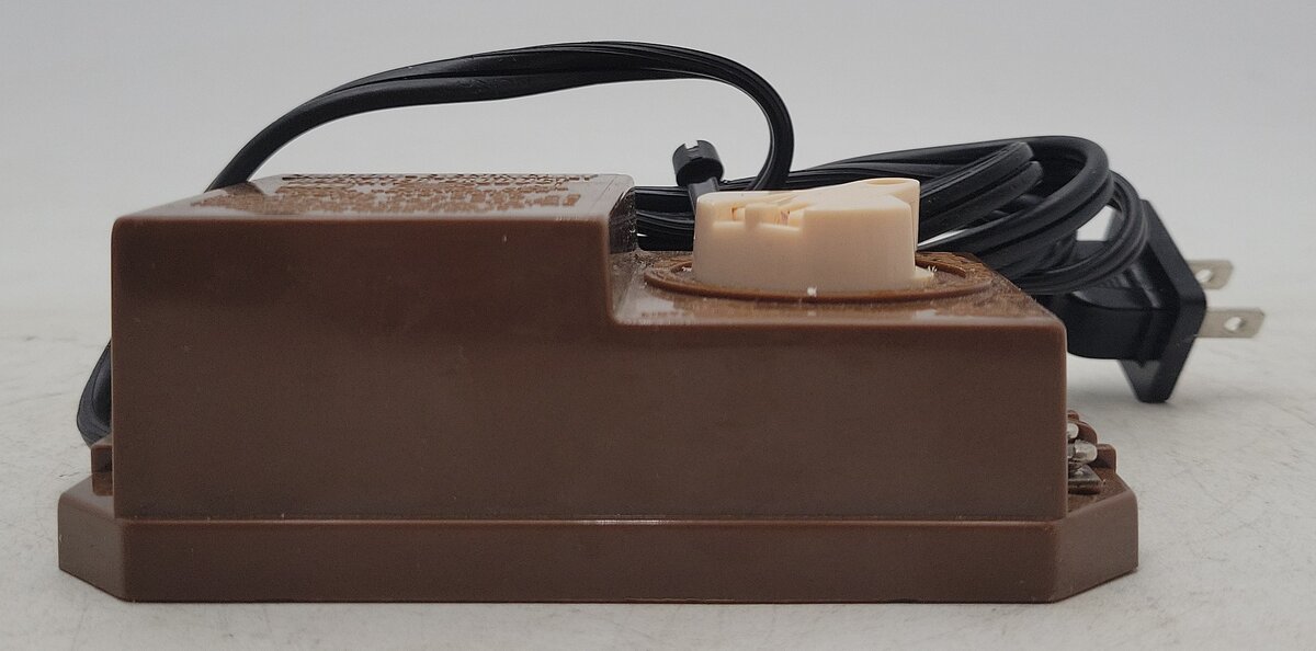 Bachmann 6607 Brown Hobby Transformer Power Supply 120VAC - 17VDC/20VAC @ 7 VA EX