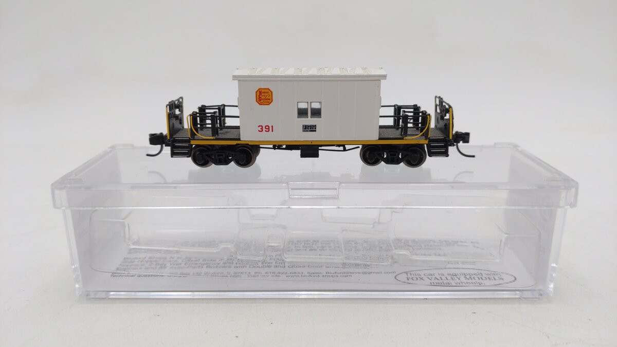 Bluford Shops 24300 N Kansas City Southern Short-Roof Transfer Caboose #391