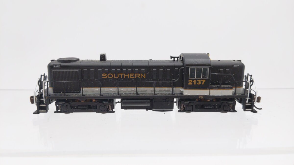 Bachmann 64254 N Scale Southern ALCO RS3 Diesel Locomotive DCC #2137 EX