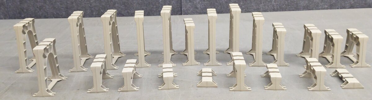 Lionel 110 Vintage O Trestle Pieces [22] VG/Box