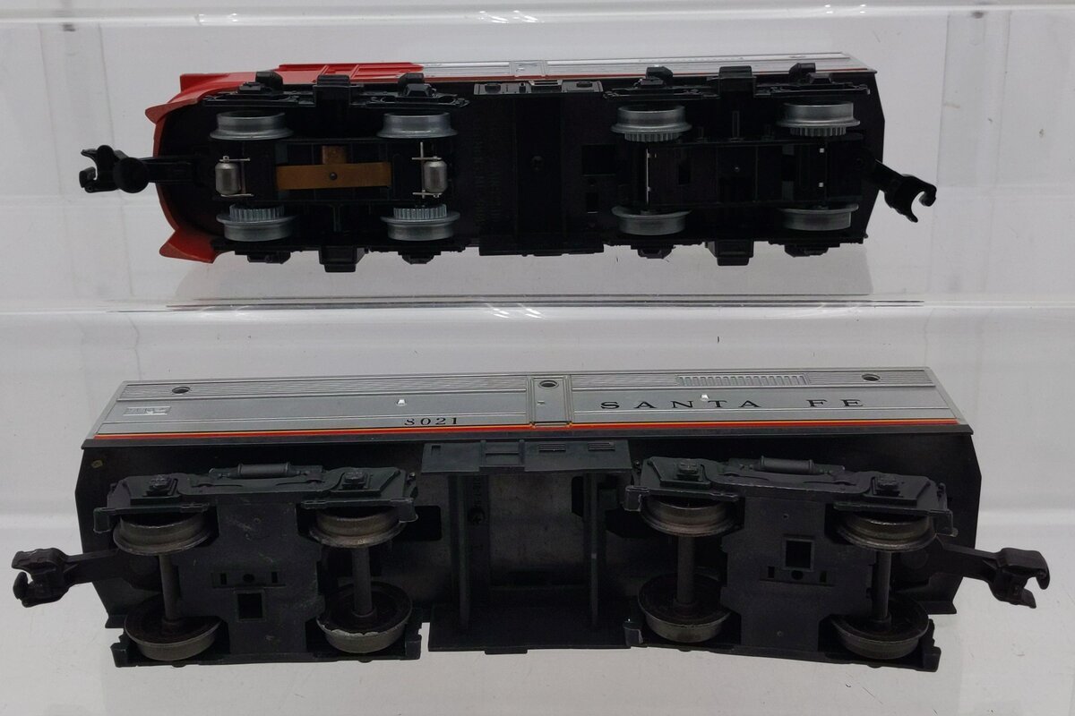 Lionel 6-18919 O Gauge Santa Fe Alco AB Dummy Diesels w/horn #8919 VG