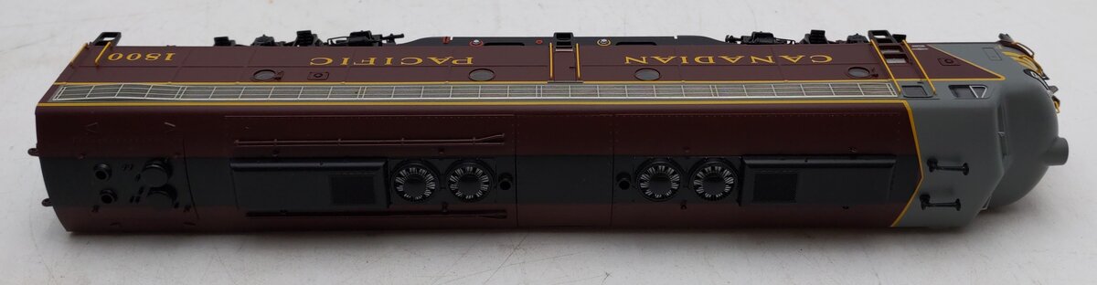 Rapido Trains 28009 HO CP Early Maroon EMD E8A Diesel Locomotive DC #1800