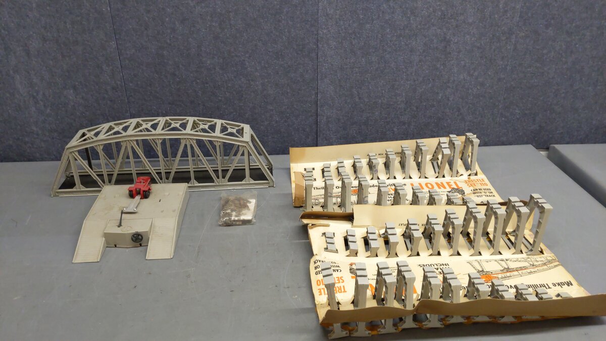 Lionel Vintage O Postwar Accessories- Bridge, Trestle, & Piggyback #110/460 [4] EX