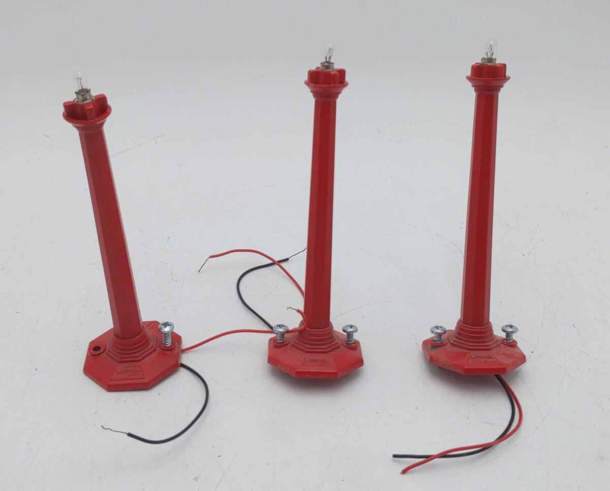 Lionel 6-37151 O Red Christmas Classic Street Lamps (Pack of 3) EX
