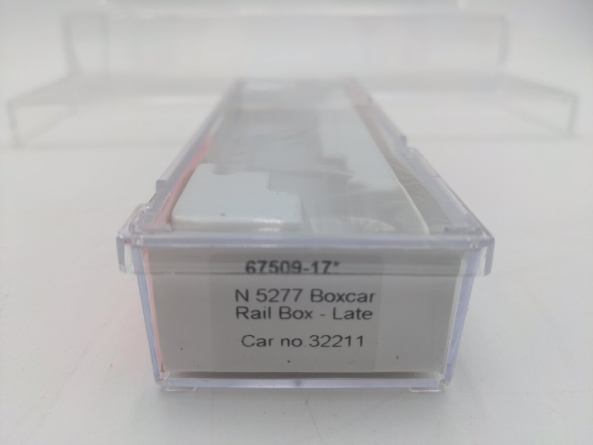 InterMountain 67509-17 N Scale Rail box Box Car #32211 LN/Box