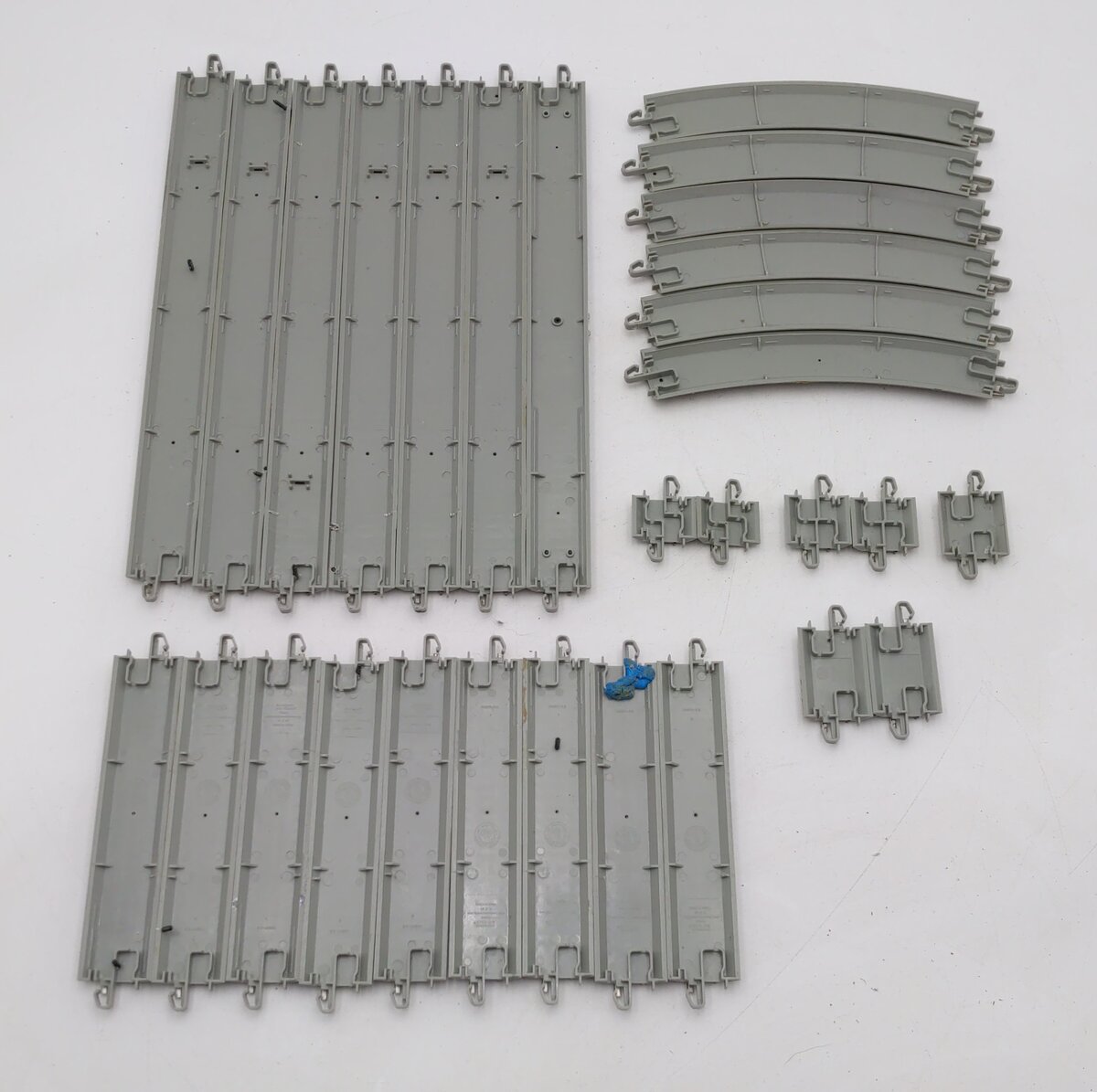 Bachmann Assorted N Scale E-Z Track Straight & Curved Track [28] VG