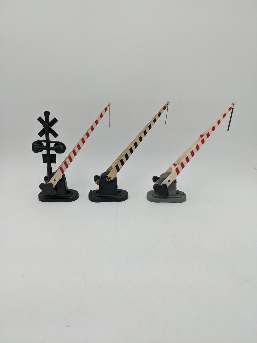 Lionel & Marx Assorted Accessories [5] VG
