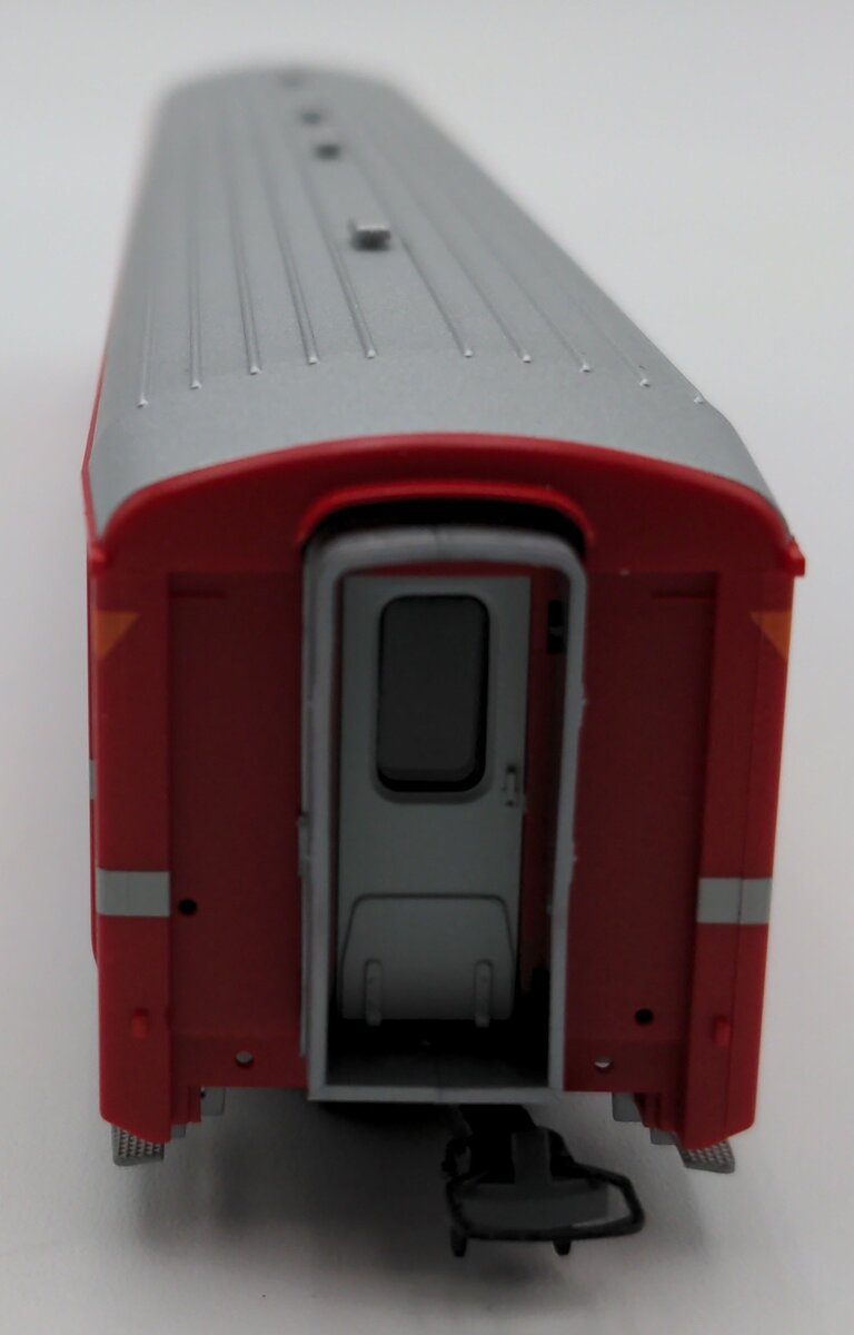 Bemo 3250 168 HOm Scale RhB Coach Car #2368 LN/Box
