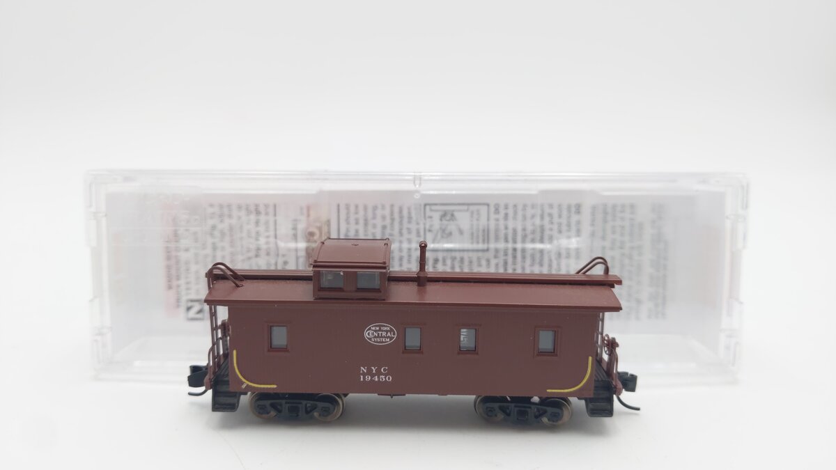 Micro-Trains 05100380 N New York Central 34' Wood Sheathed Caboose #19450