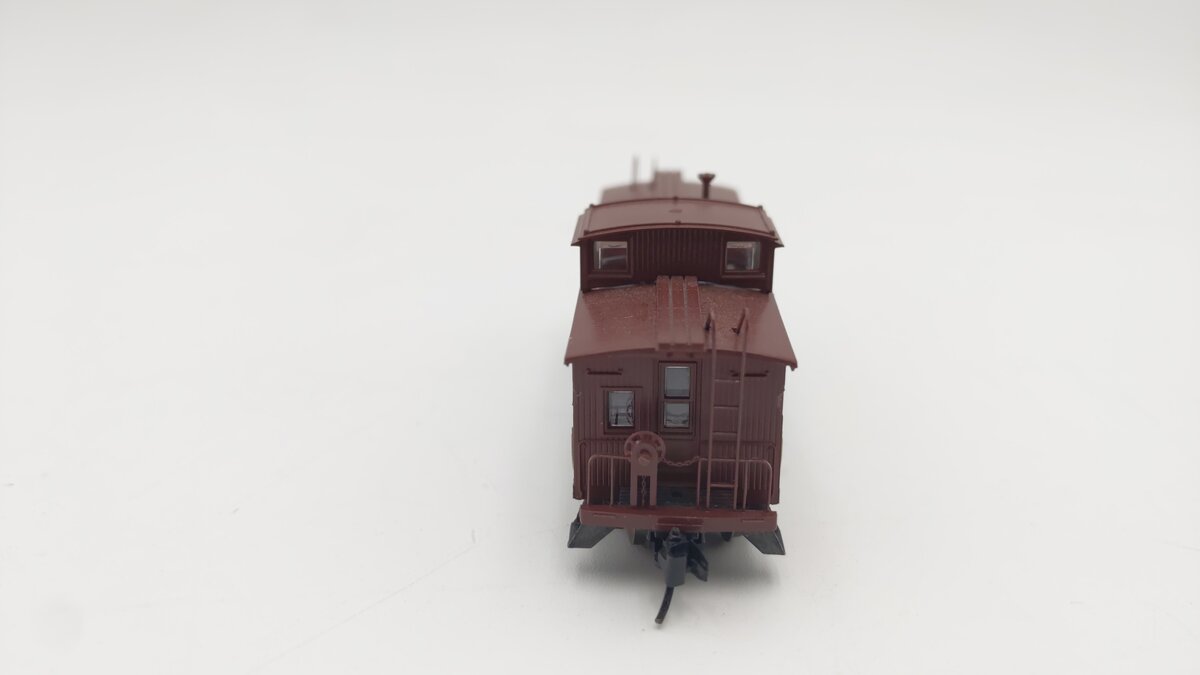 Micro-Trains 05100380 N New York Central 34' Wood Sheathed Caboose #19450