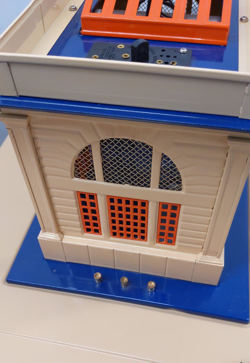 T-Reproductions 6-34117 Standard Gauge Illumintated Station and Terrace #128 VG