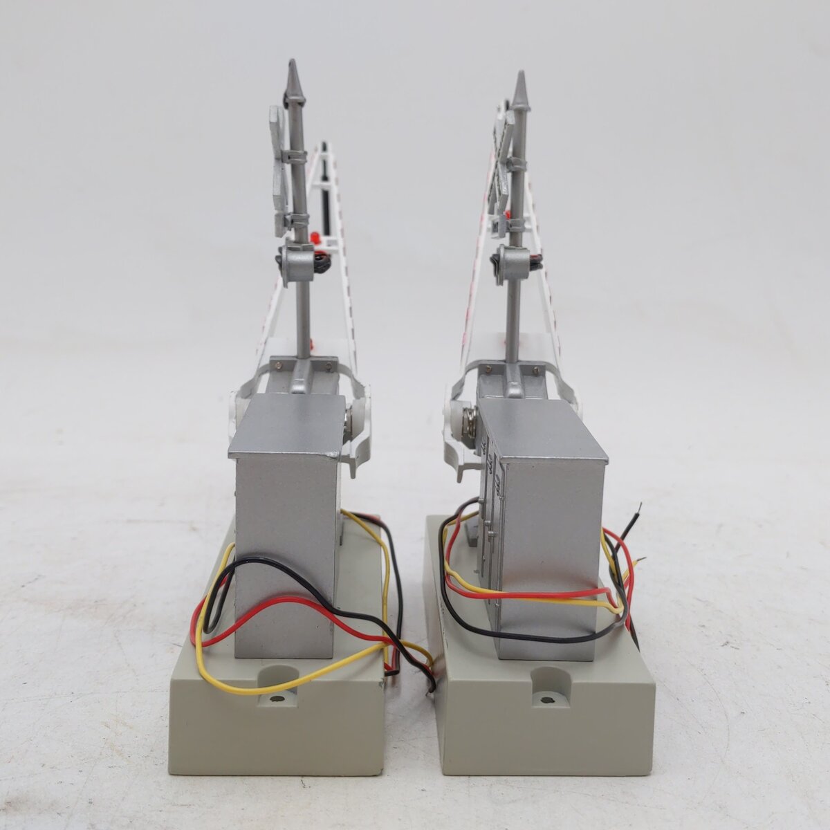 Lionel 6-14098 O Mainline Automatic Crossing Gates (Pair of 2) EX/Box