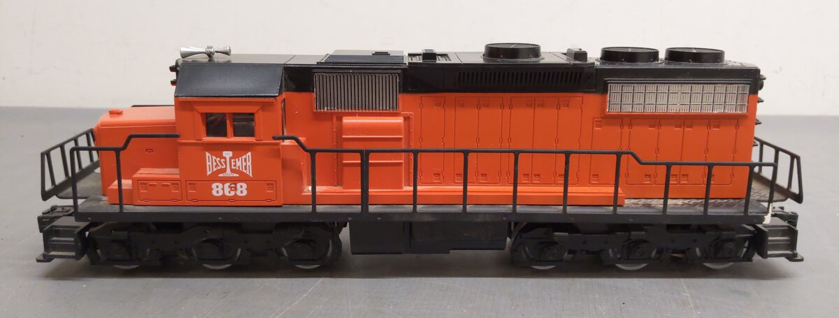 Lionel 6-18842 O Gauge Bessemer & Lake Erie SD38 Diesel #868 w/ Display Case EX/Box