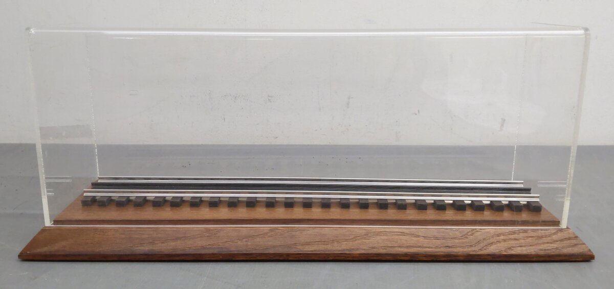 Lionel 6-18842 O Gauge Bessemer & Lake Erie SD38 Diesel #868 w/ Display Case EX/Box