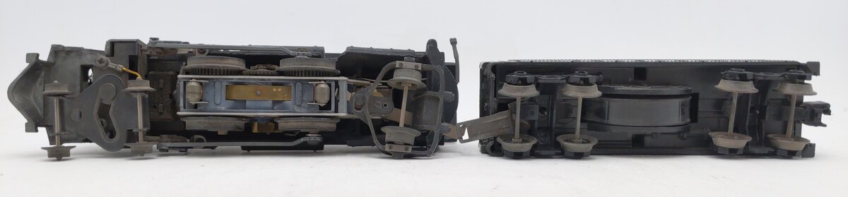 Lionel 6-8204 O Chesapeake & Ohio 4-4-2 Steam Locomotive & Tender EX
