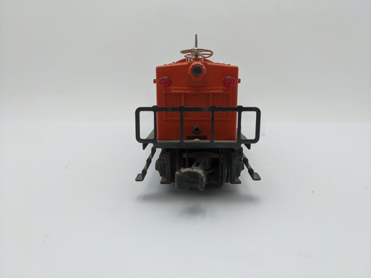 Lionel 6-8111 O Gauge DT&I NW-2 Switcher Diesel Locomotive EX