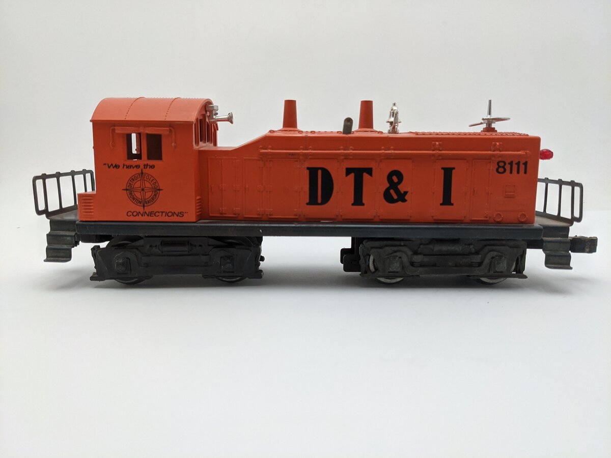 Lionel 6-8111 O Gauge DT&I NW-2 Switcher Diesel Locomotive EX