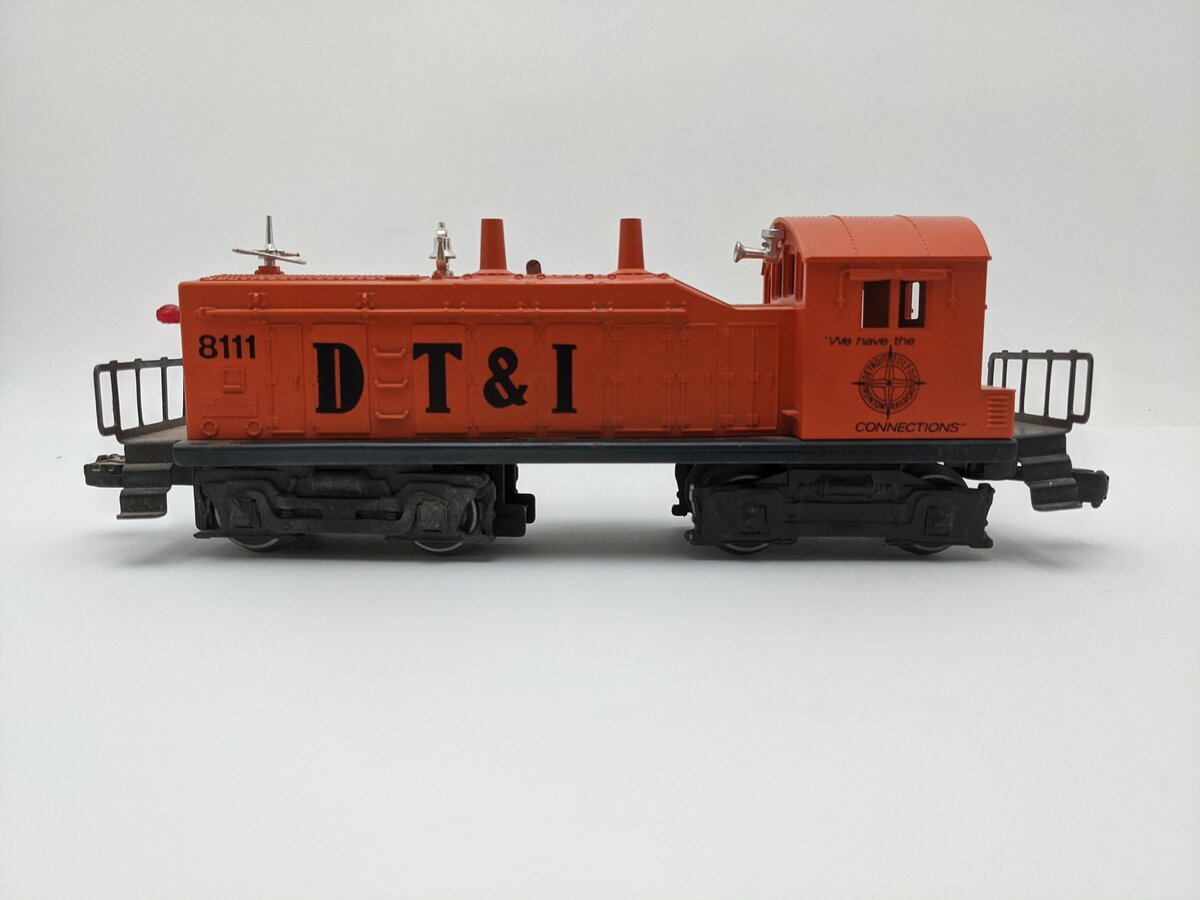 Lionel 6-8111 O Gauge DT&I NW-2 Switcher Diesel Locomotive EX
