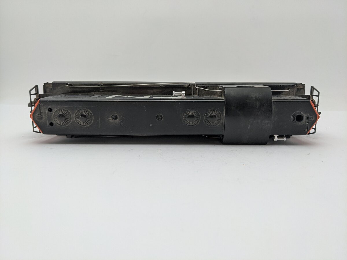 Lionel 6-8258 O Gauge Canadian National GP7 Non-Powered Diesel Locomotive EX