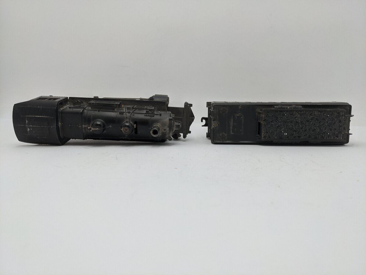 Lionel 6-8310 Chesapeake & Ohio 2-4-0 Steam Locomotive And Tender VG