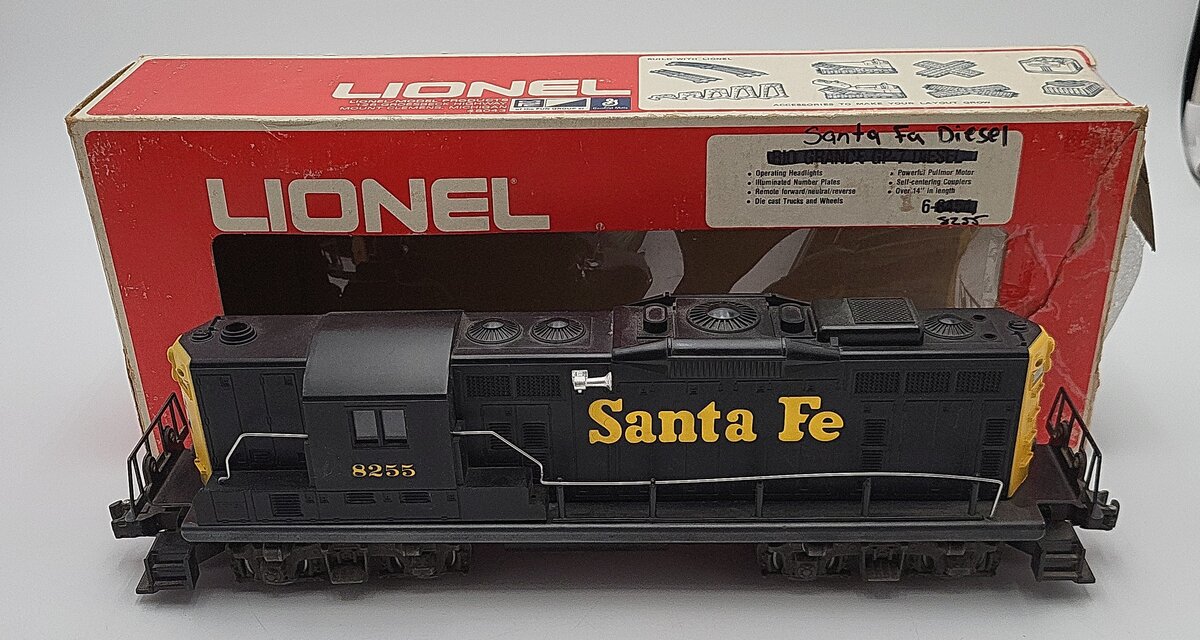Lionel 6-8255 O Gauge Santa Fe GP-9 Dummy Diesel Locomotive VG/Box