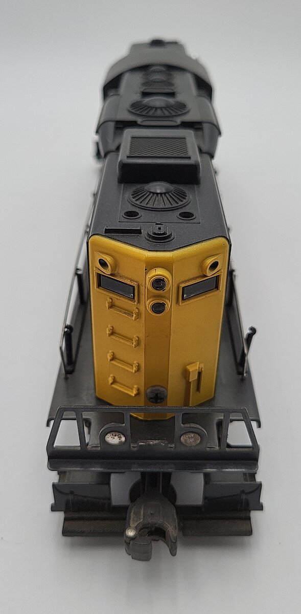 Lionel 6-8255 O Gauge Santa Fe GP-9 Dummy Diesel Locomotive VG/Box