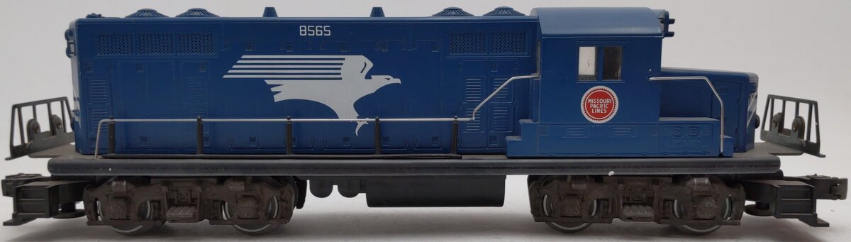 Lionel 6-8565 O Gauge Missouri Pacific GP-20 Dummy Diesel Locomotive EX/Box