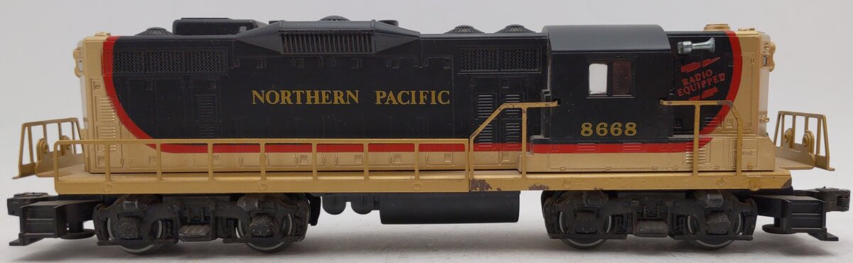 Lionel 6-8668 O Gauge Northern Pacific GP-9 Non-Powered Diesel Locomotive EX/Box