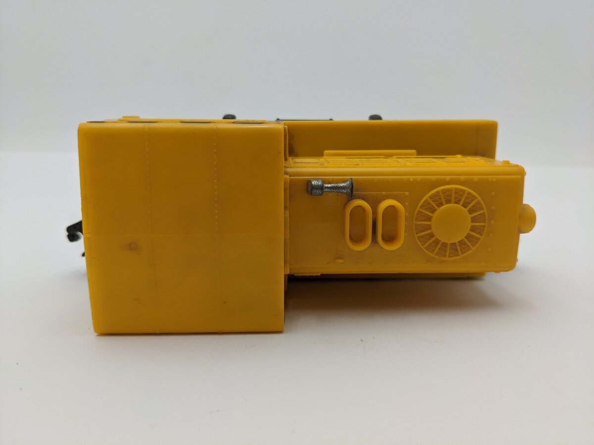 Lionel 6-8670 Chessie System Diesel Switcher EX